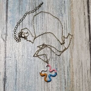 Open Clover Pendant Necklace.